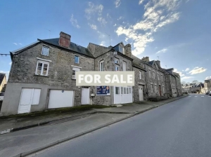 Large House in Great Location with Garden