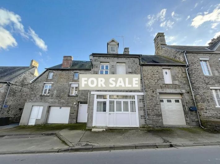 Large House in Great Location with Garden