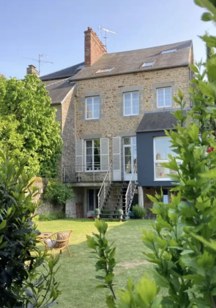 Town House with Neat Garden