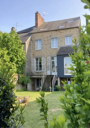 Town House with Neat Garden