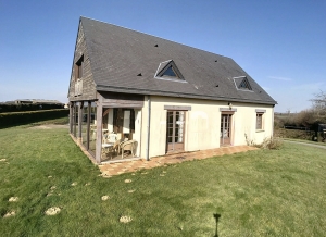 Detached House with Conservatory and Large Garden