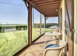 Detached House with Conservatory and Large Garden