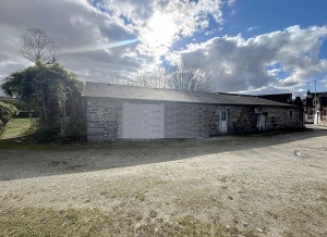 Manor House with Outbuilding in Lovely Garden