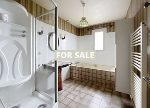 Detached House with Garden