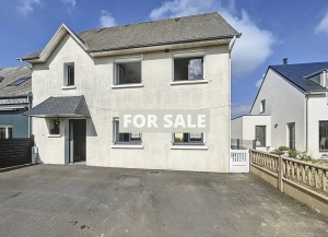 Detached House with Garden