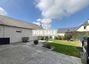 Detached House with Garden