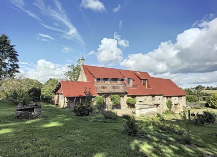 Main Photo of a 10 bedroom  Country House for sale