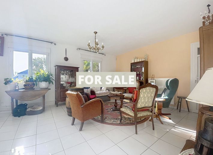 Single Storey House With Garden