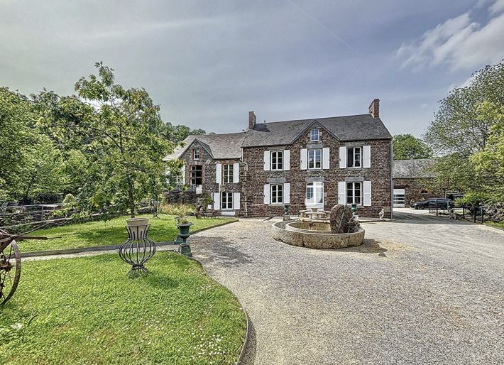 Main Photo of a 6 bedroom  Mill for sale