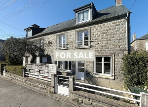 Town House with Garden and Good Potential