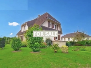 Detached House with Landscaped Garden