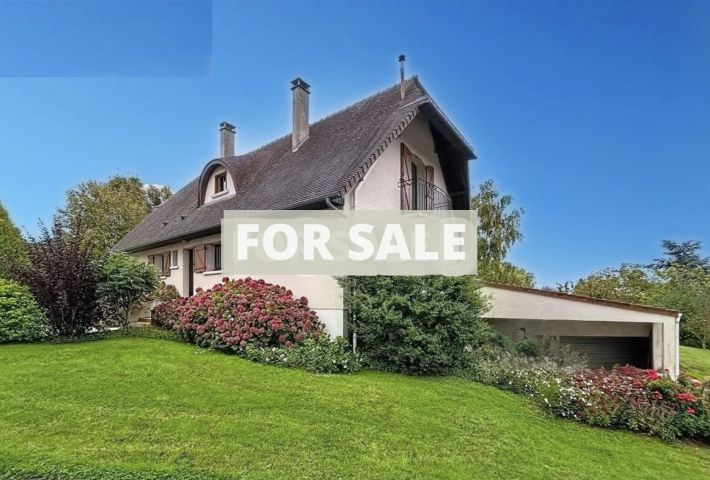 Detached House with Landscaped Garden