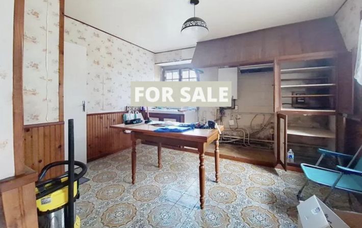 Detached Country House with Outbuilding