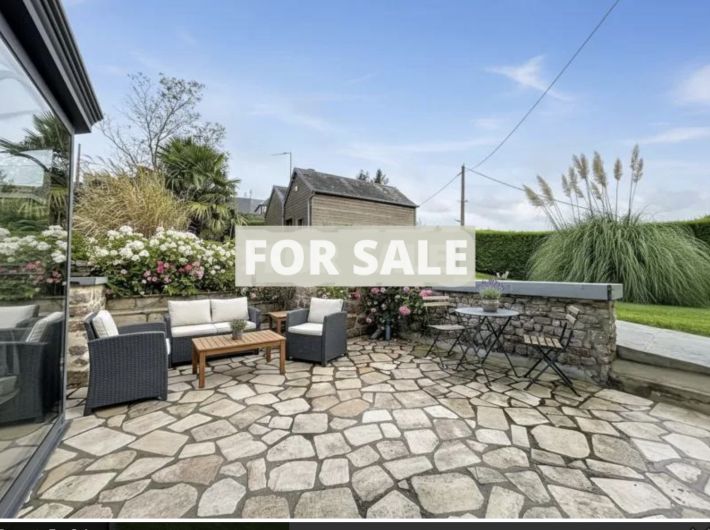 Main House with Guest Cottage and Garden