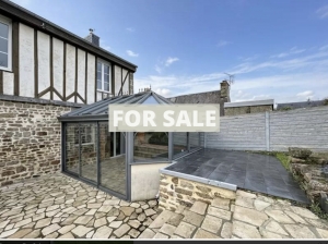 Main House with Guest Cottage and Garden