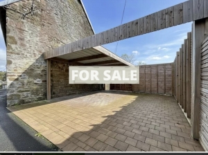 Main House with Guest Cottage and Garden