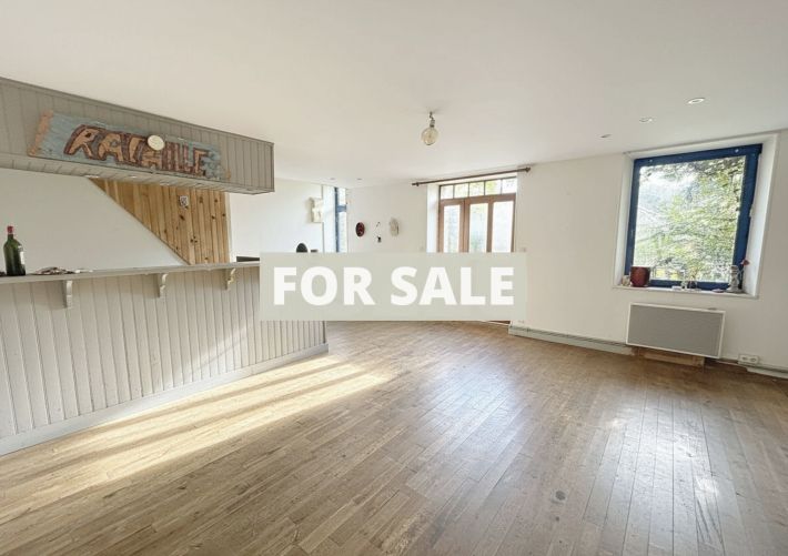 Fishermans Cottage in Coastal Resort Town