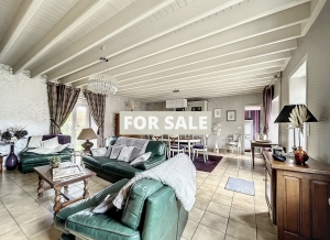 Detached Country House with Landscaped Garden