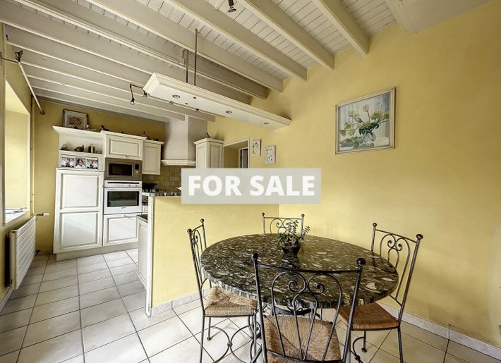 Detached Country House with Landscaped Garden