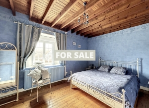 Detached Country House with Landscaped Garden