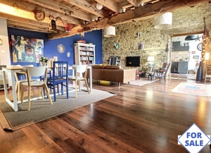 Detached Country House with Landscaped Garden