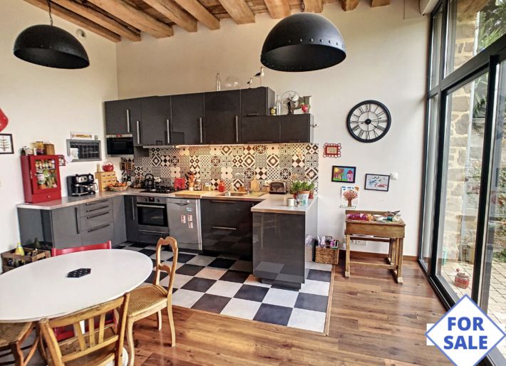 Detached Country House with Landscaped Garden