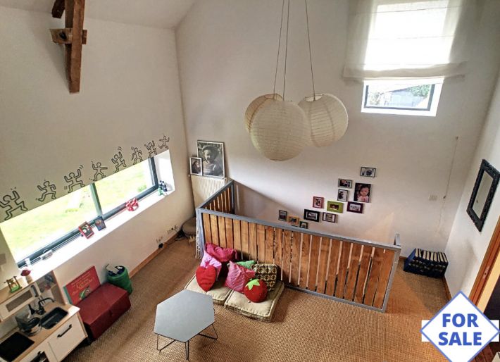 Detached Country House with Landscaped Garden