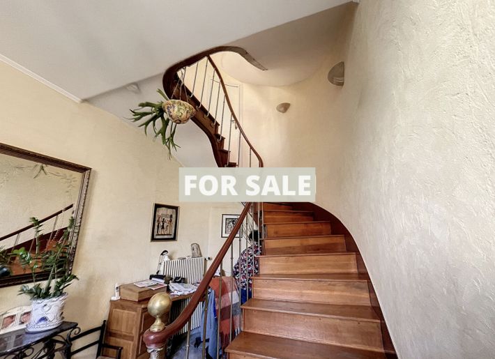 Manor House with Character and Beautiful Garden