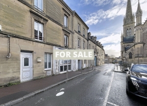 Town House With Courtyard Garden