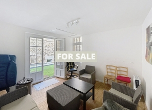 Town House With Courtyard Garden