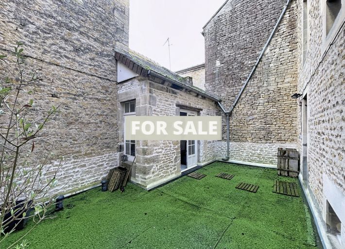 Town House With Courtyard Garden