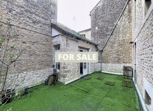Town House With Courtyard Garden