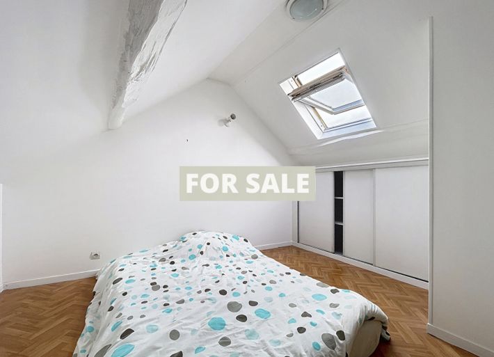 Town House With Courtyard Garden