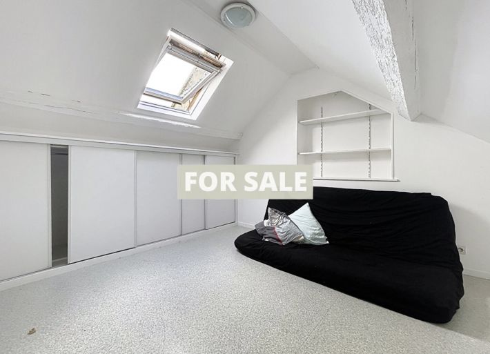 Town House With Courtyard Garden