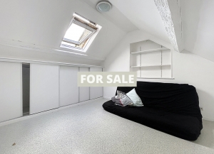 Town House With Courtyard Garden