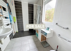 Detached House with Garden by the Coast