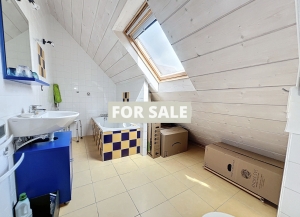 Detached House with Garden by the Coast