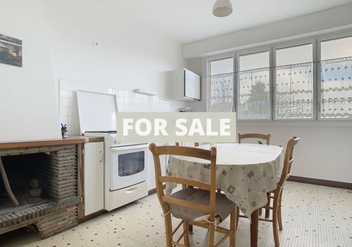 Detached House with Garden in Nice Location