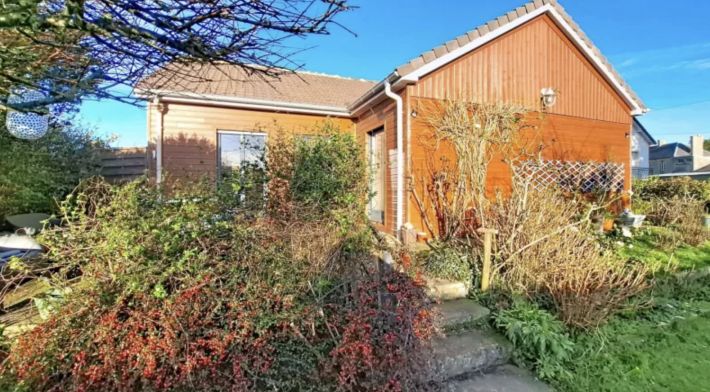 Detached House with Garden by the Coast