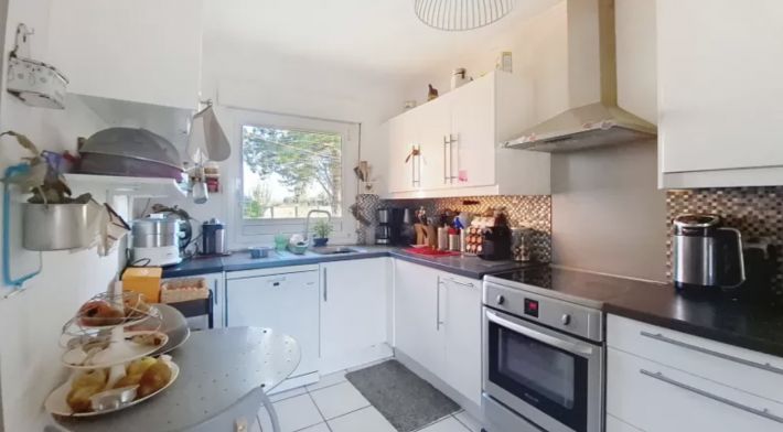 Detached House with Garden by the Coast