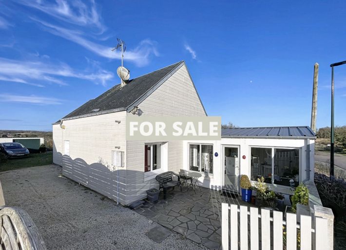 Detached House with Garden by the Coast