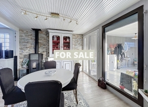 Detached House with Garden by the Coast