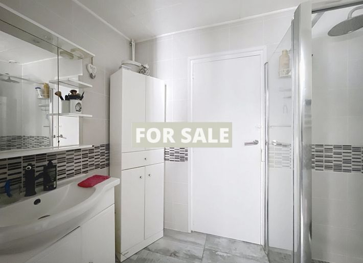 Detached House with Garden by the Coast