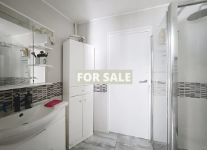 Detached House with Garden by the Coast