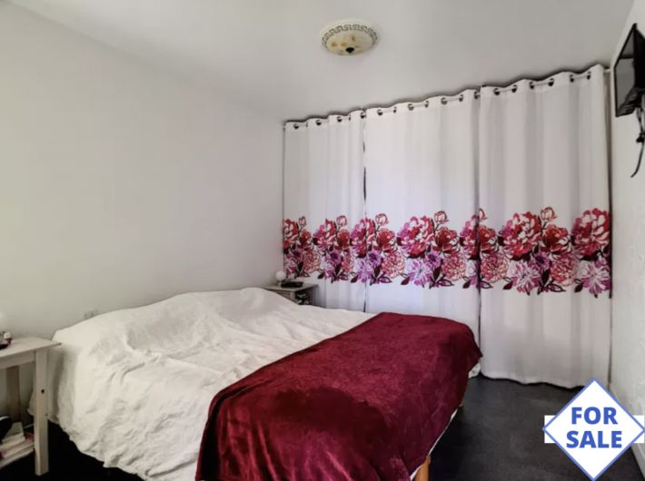 Detached House with Garden by the Coast