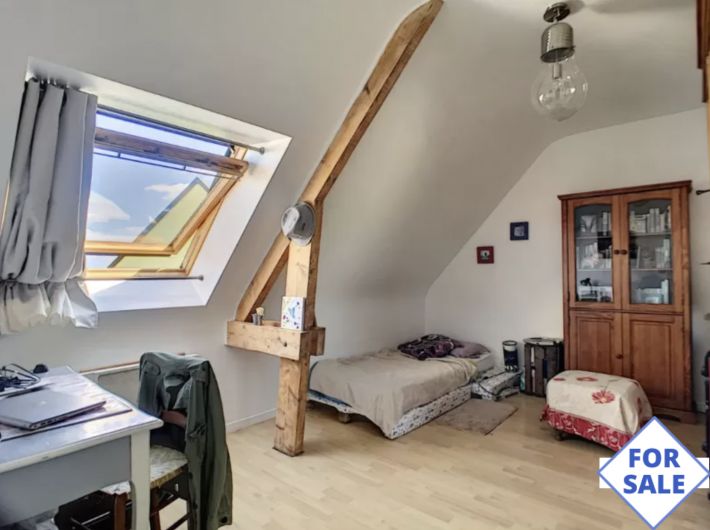 Detached House with Garden by the Coast