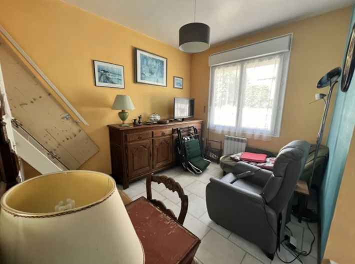 Detached House with Garden by the Coast