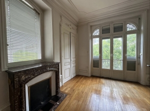 Haussmanien Apartment in Period Property