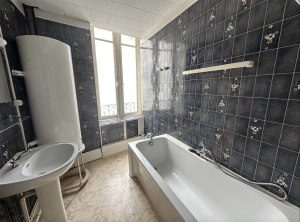 Haussmanien Apartment in Period Property