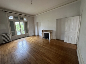Haussmanien Apartment in Period Property